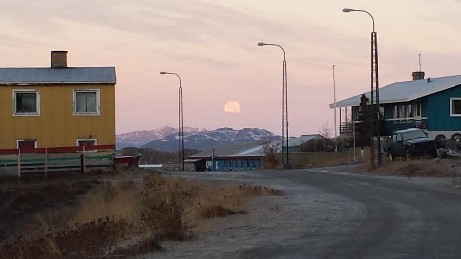 Narsaq ullaaq qaammat avannamut tarrilersoq