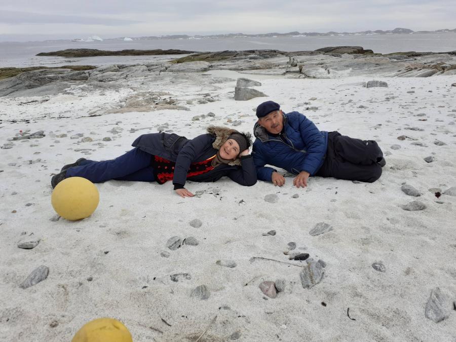 Nunatsini sissami ima aasarsiortoqarsinnaavoq, nunamut allanut aallanngikkaluarluni.