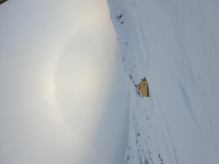 Seqineq ilipaarisilik. Halo. Snowbow.