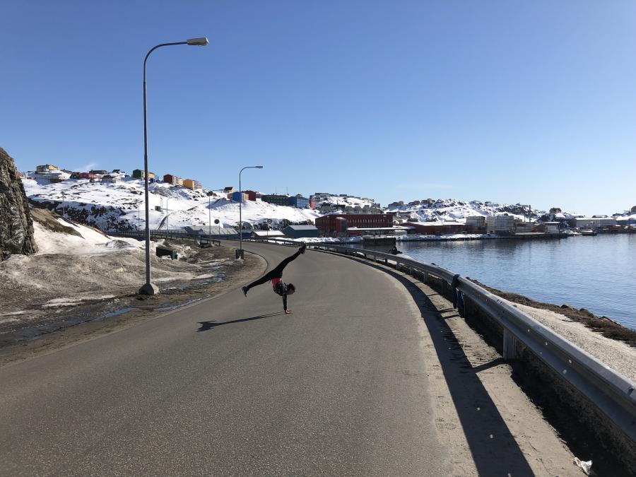 Børn i Sisimiut nyder foråret. 29. april 2019