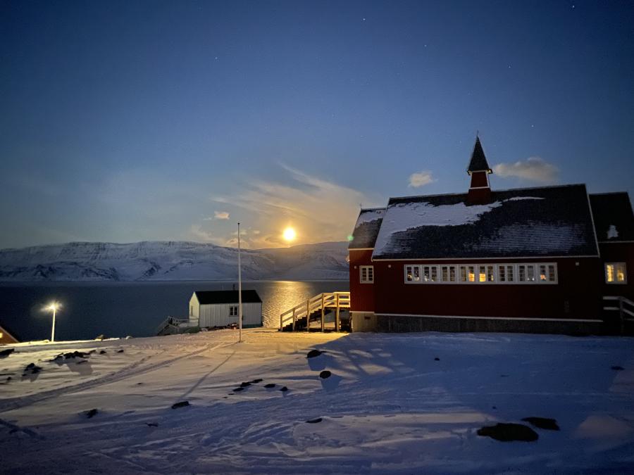 Måneopgang. Upernavik Kujalleq, 20. september 2021