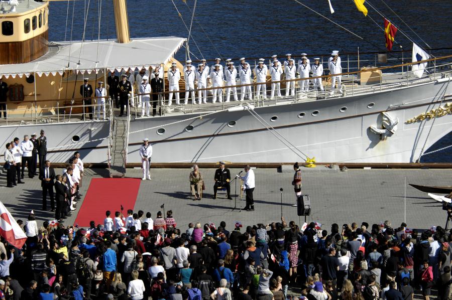 Dronning Sisimiunut tikittoq