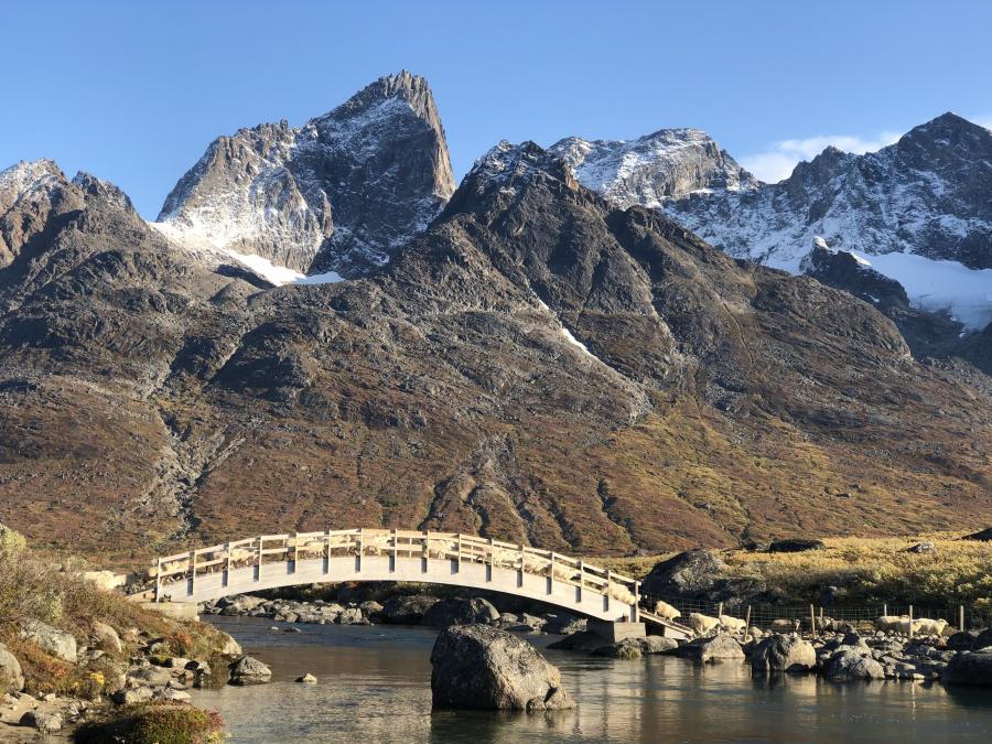 Denne smukke bro finder du ved Kuussuaq, Tasermiut. September 2019
