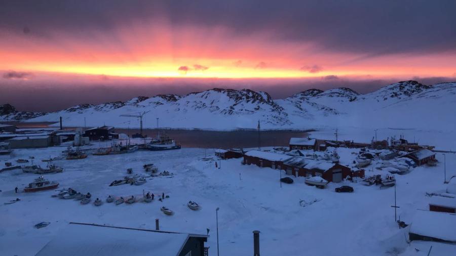 Solnedgang ved den gamle havn, Paamiut 25. februar 2019