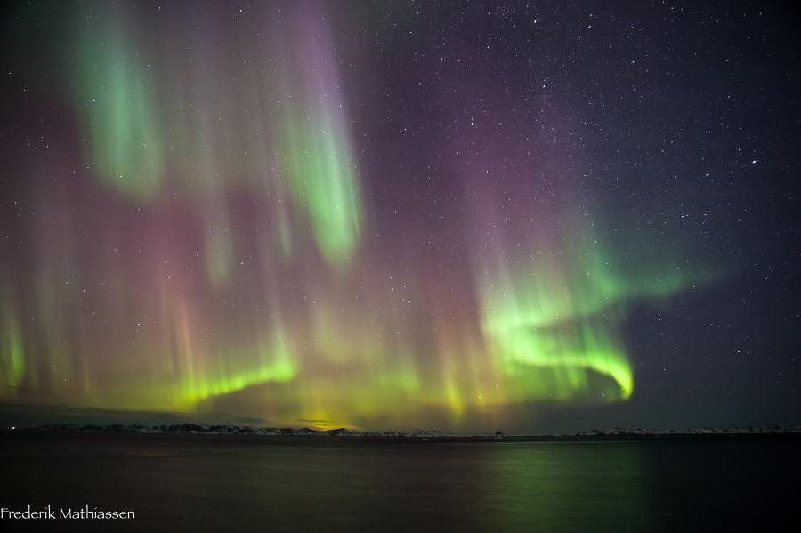 Nordlys over Nordlandet, ved Qaquk