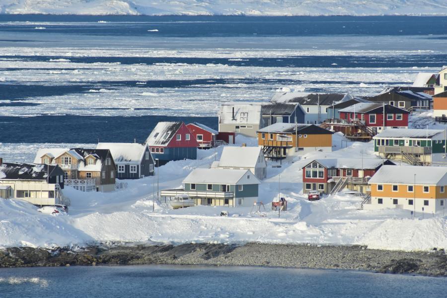 Hård frost og is på fjorden. Nuuk, 16. februar 2022