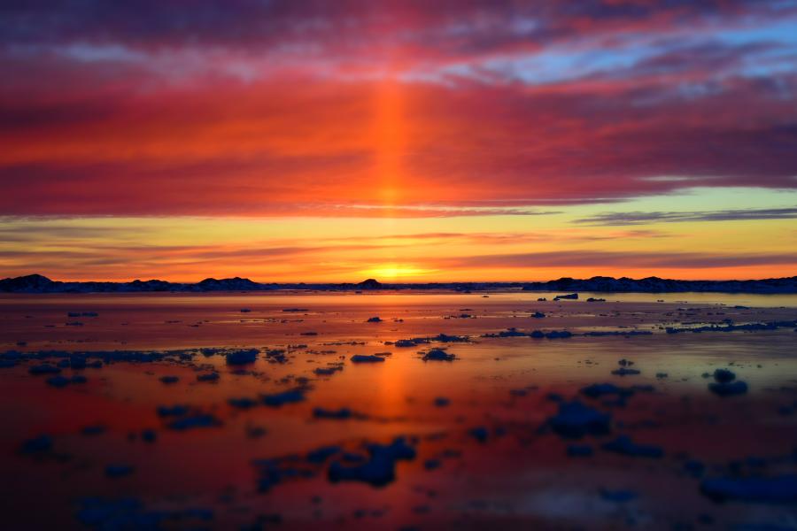 Solnedgang ved forårstid. Nuuk, 1. april 2022