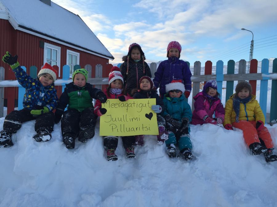 Glædelig Jul til alle børn fra Børnehaven Ajagaq, Nanortalik