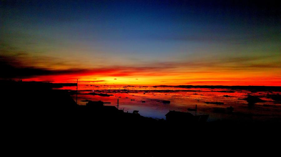 Dagene der kun består af solnedgang, Ilulissat november 2017