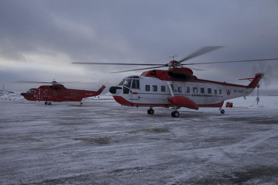 Et sjældent syn; to S-61ere i Nuuk, 27. oktober 2014
