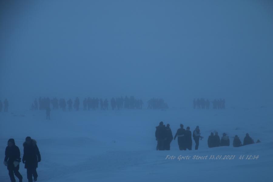 Soldag i frosttåge. Ilulissat, 13. januar 2021