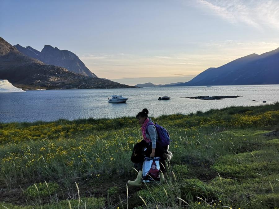 Livet i naturen er skønt. Tuperna i Sermilik - her slår vi telt, så vi bliver nødt til at flytte det. Sermilik, Nanortalik, 13. juli 2021