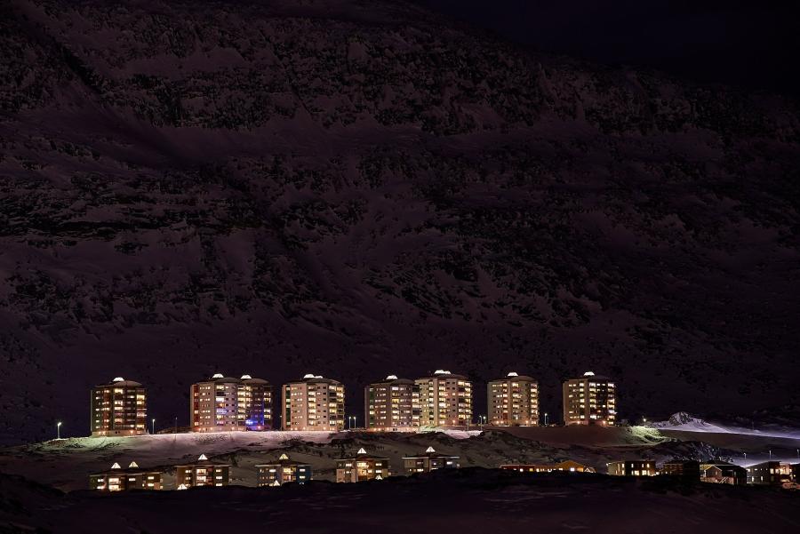 Suloraq by night
