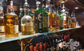 alkohol, sprut, vodka, gin, whiskey, drinks, fest, bar, værtshus